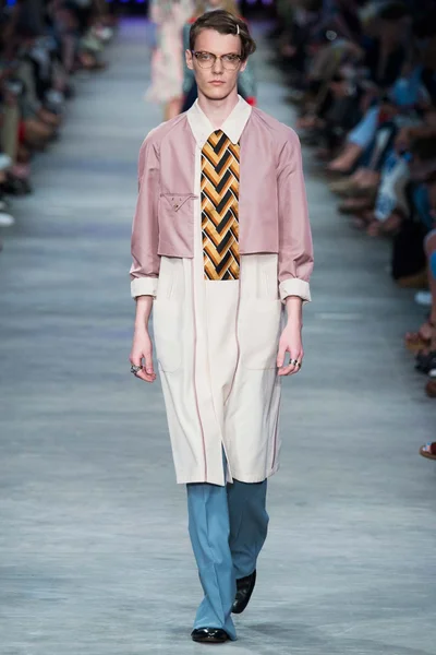 Look 13